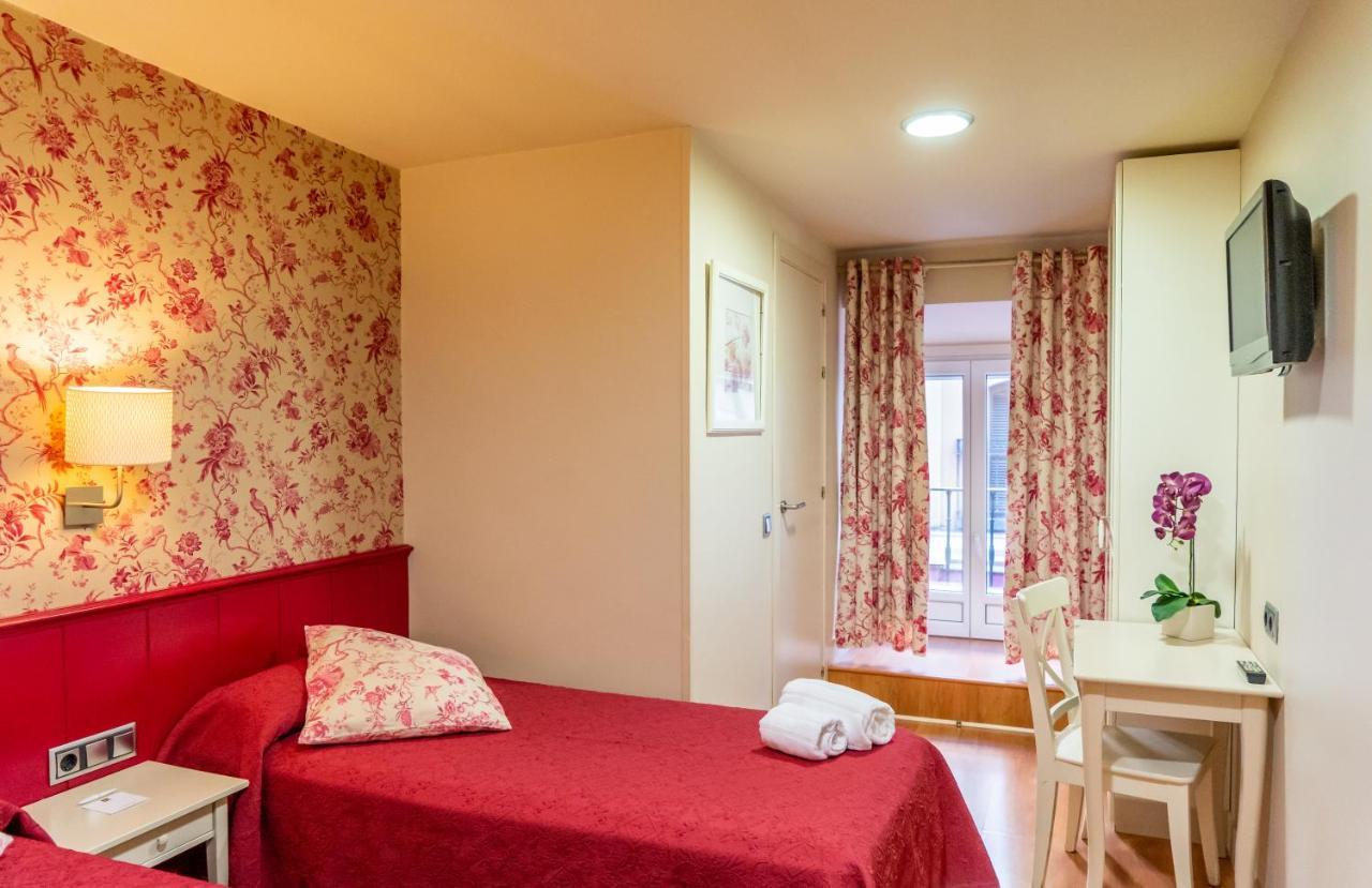 Hostal Matheu Madrid Ngoại thất bức ảnh