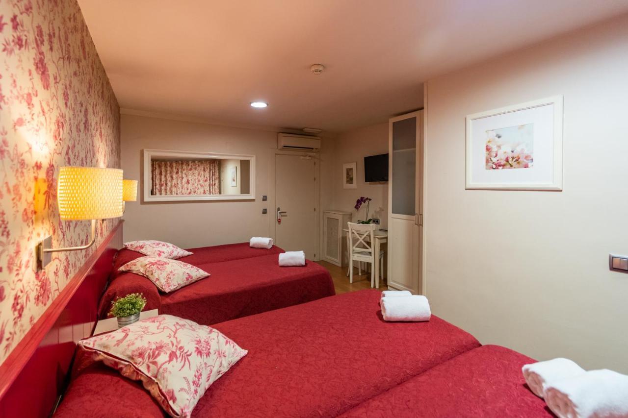 Hostal Matheu Madrid Ngoại thất bức ảnh