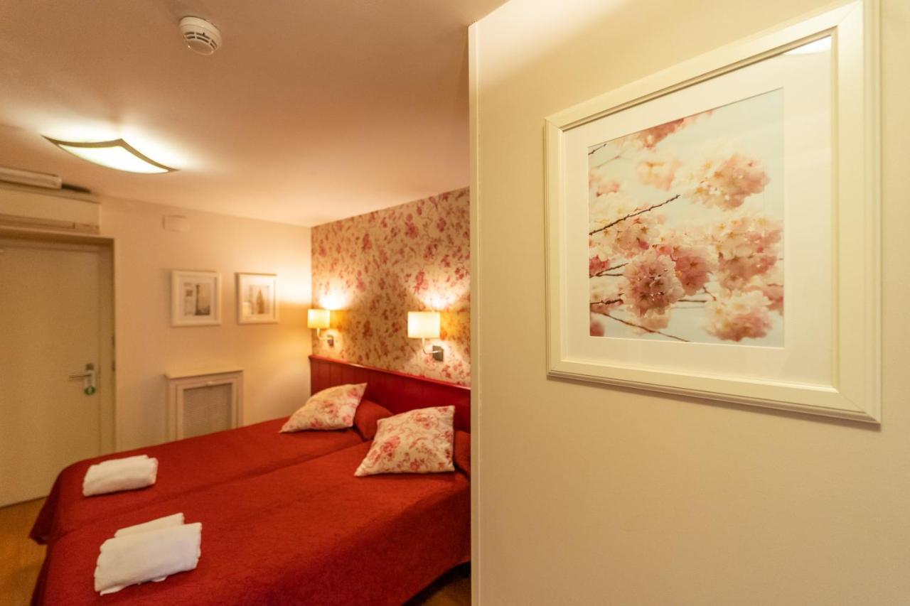 Hostal Matheu Madrid Ngoại thất bức ảnh