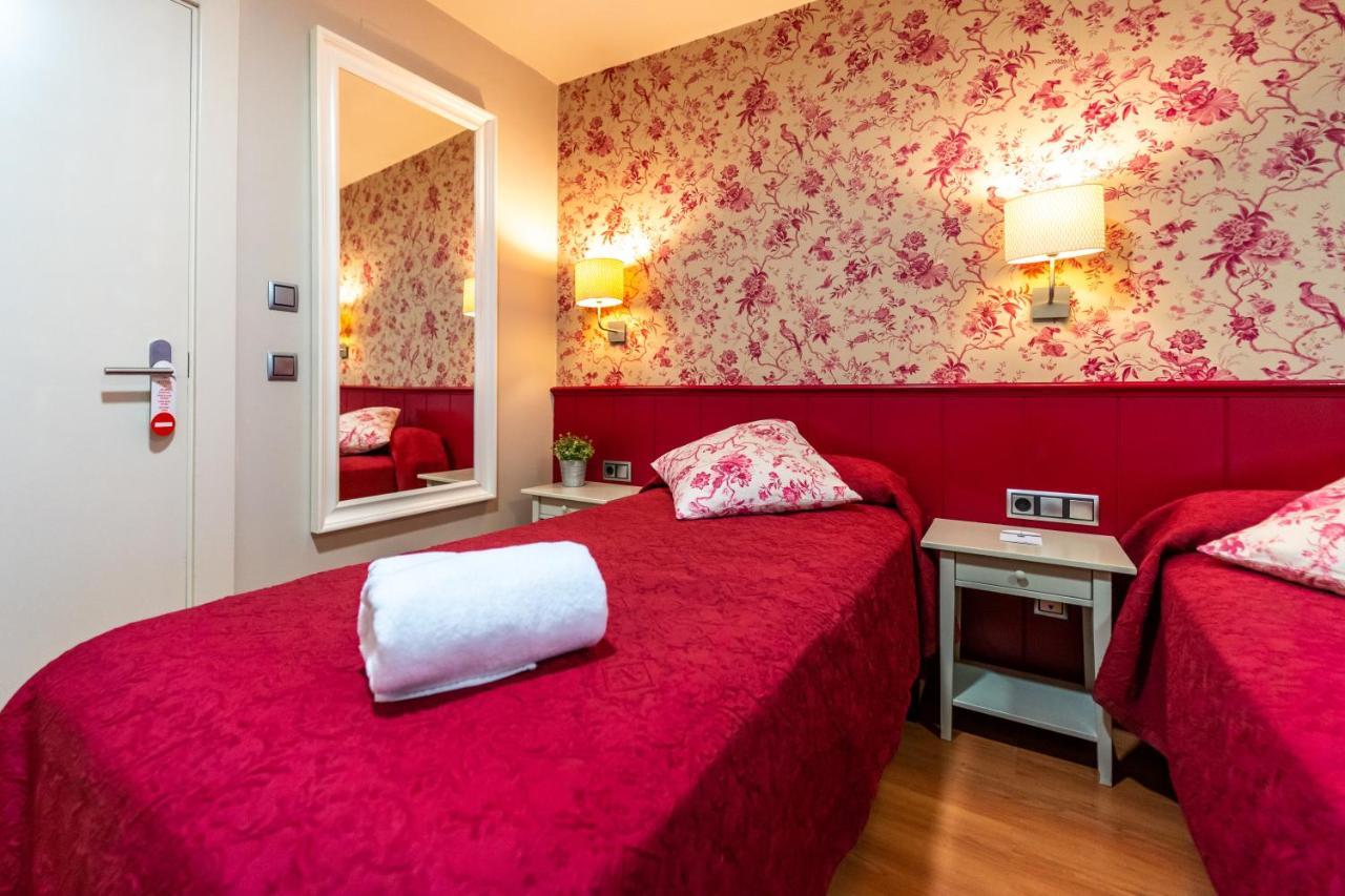 Hostal Matheu Madrid Ngoại thất bức ảnh
