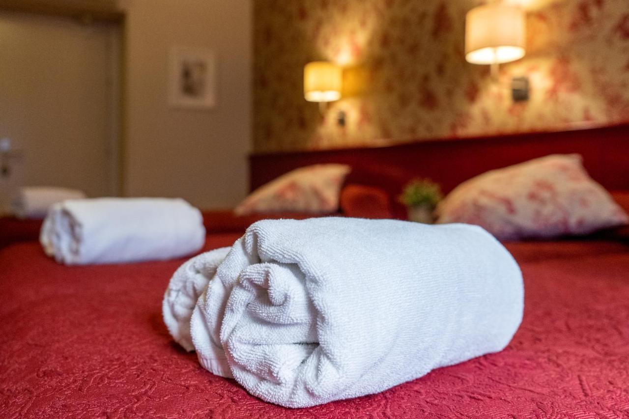 Hostal Matheu Madrid Ngoại thất bức ảnh